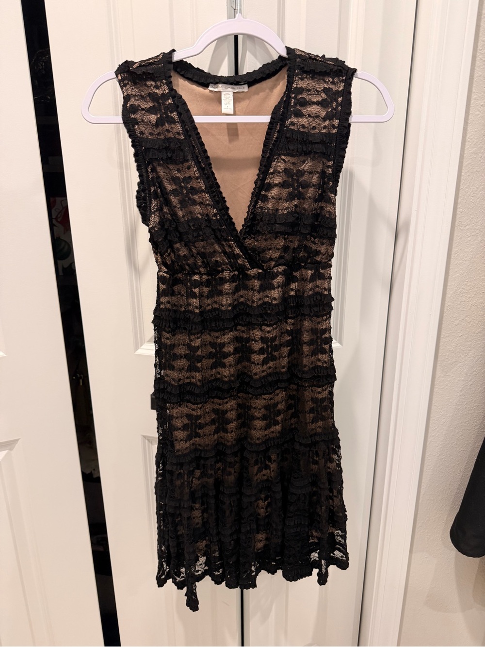 Black Lace V-Neck Sleeveless Dress